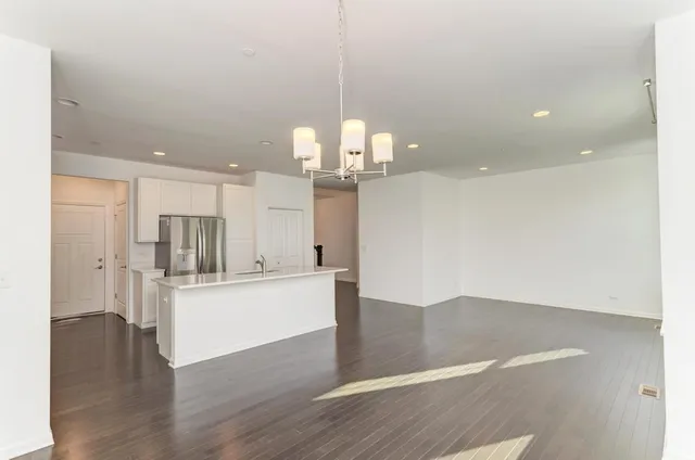 $500,000 | 3-s484 Lambe Lane, Aurora, IL 60502