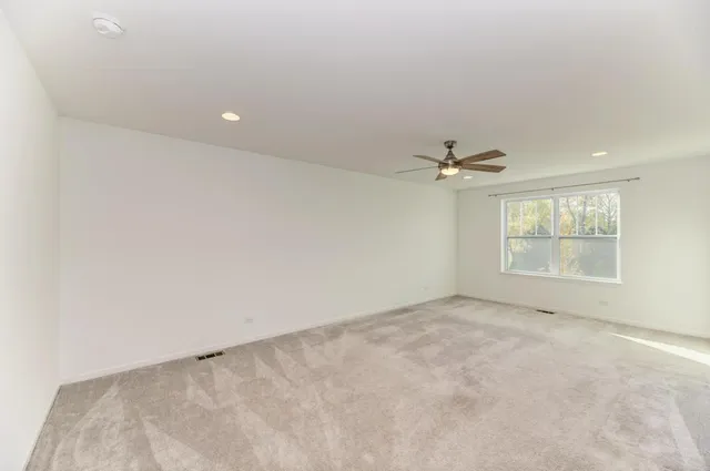 $500,000 | 3-s484 Lambe Lane, Aurora, IL 60502