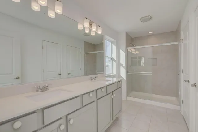 $500,000 | 3-s484 Lambe Lane, Aurora, IL 60502