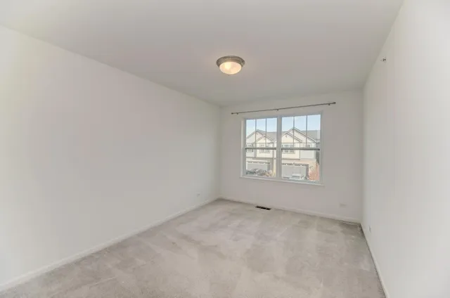 $500,000 | 3-s484 Lambe Lane, Aurora, IL 60502