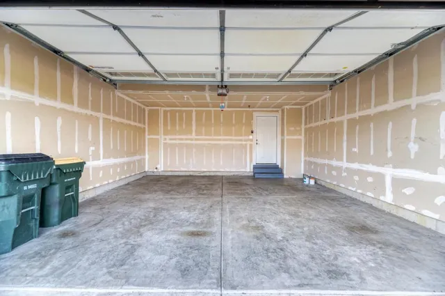 $500,000 | 3-s484 Lambe Lane, Aurora, IL 60502