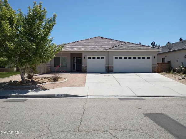 $3,900 | 3514 West Ave J4, Lancaster, CA 93536