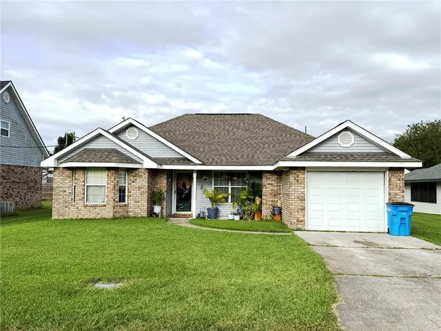 $1,900 | 330 Evelyn Drive, Luling, LA 70070