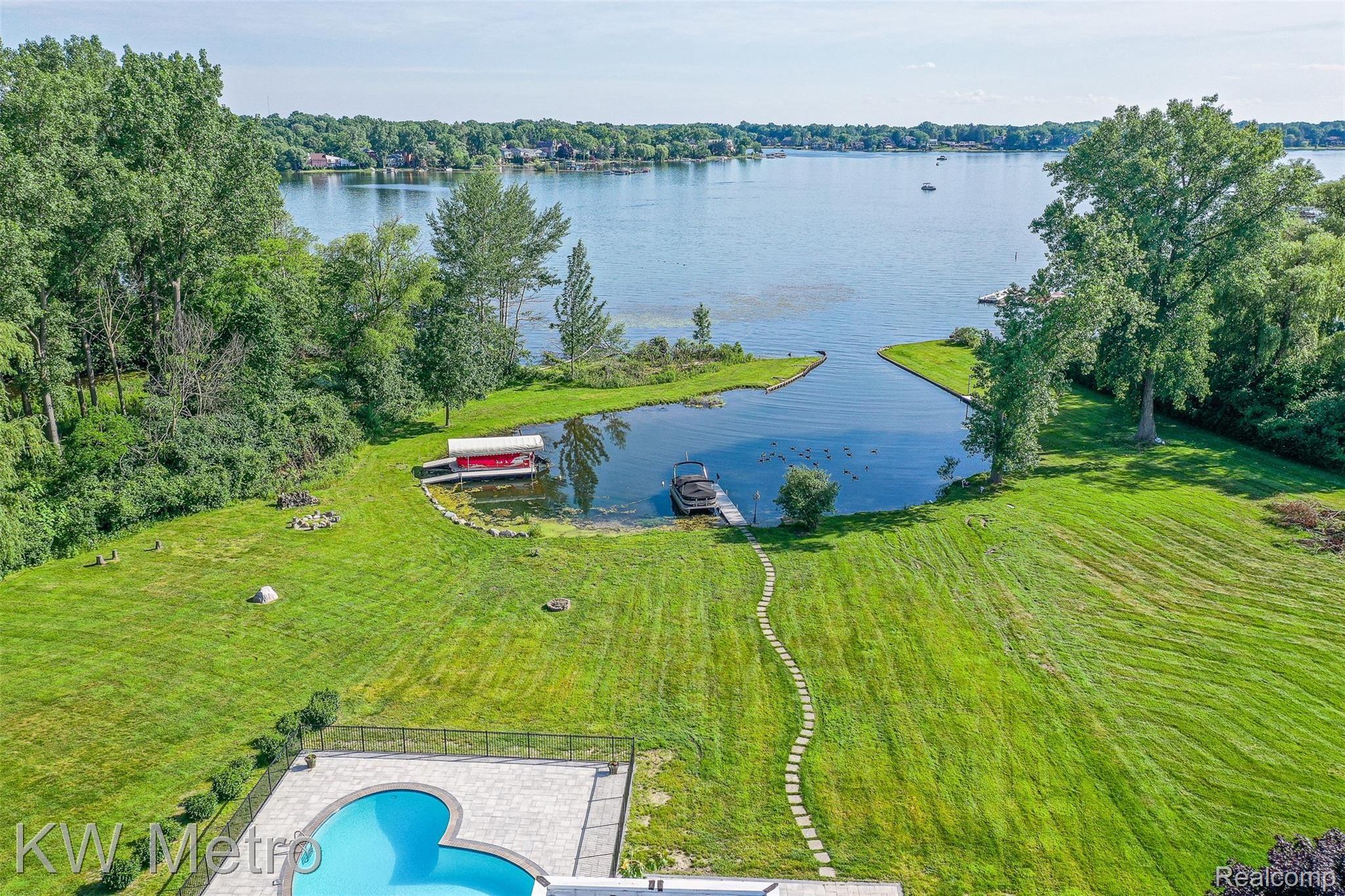 2085 Lone Pine Road Bloomfield Hills, MI 48302 - Photo 54 of 57 2085 Lone Pine Rd-26.jpg
