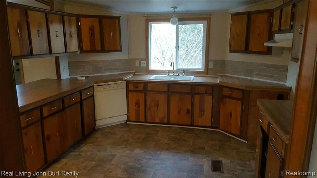 8349 Ellis Road Millington, MI 48746 - Photo 16 of 21