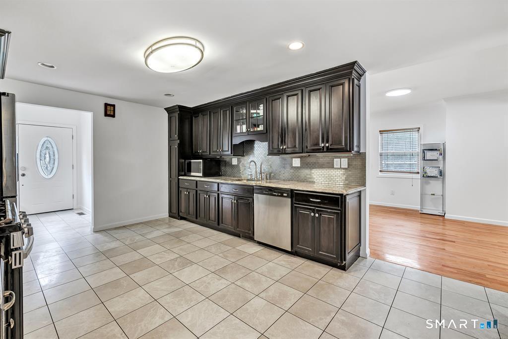 171 Henderson Road Fairfield, CT 06824 - Photo 10 of 37