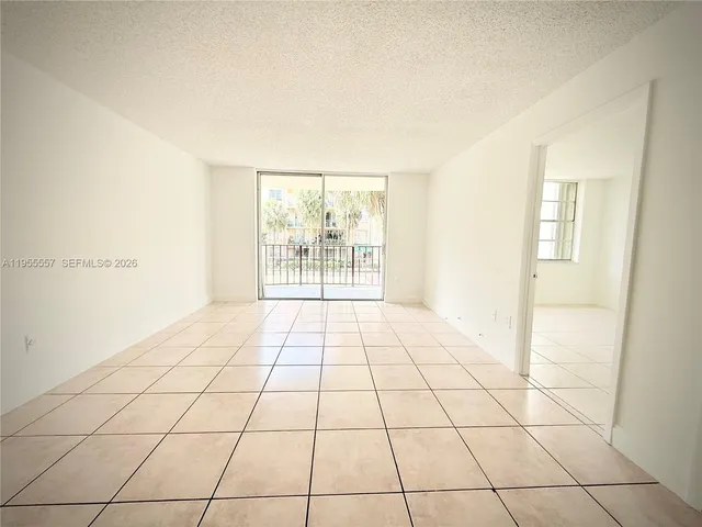 $220,000 | 9310 Fontainebleau Boulevard, Unit 203, Miami, FL 33172