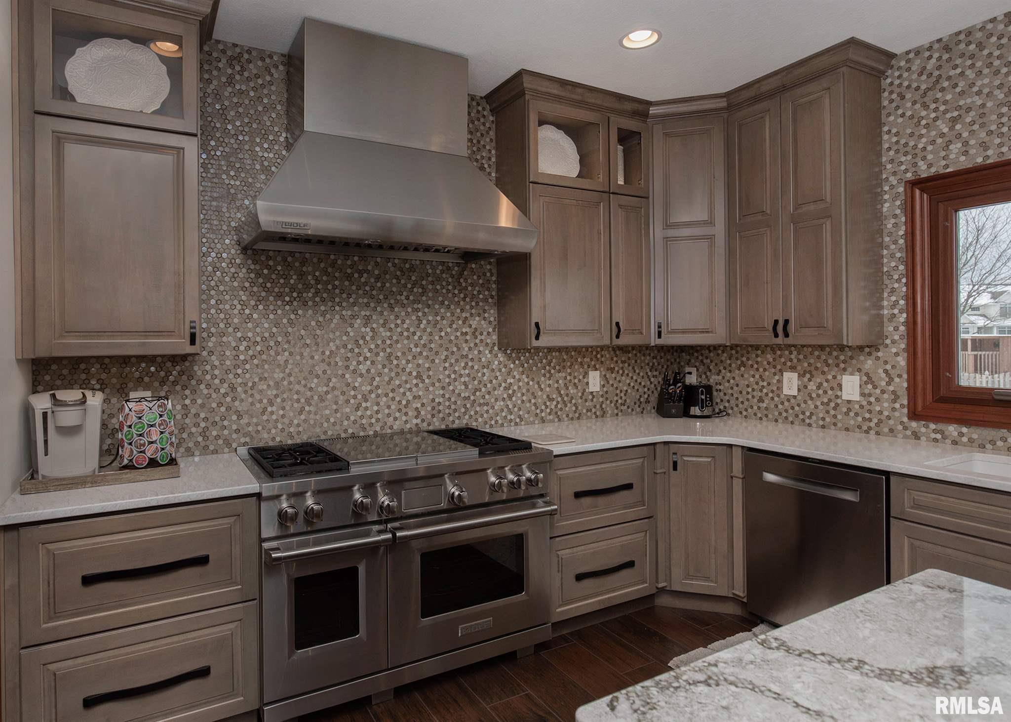 5465 Hugo Road Bettendorf, IA 52722 - Photo 4 of 50 Gallery Image 4
