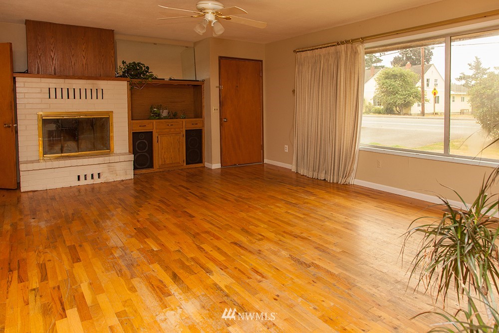 1136 West Smith Road Bellingham, WA 98226 - Photo 3 of 24 Gallery Image 3