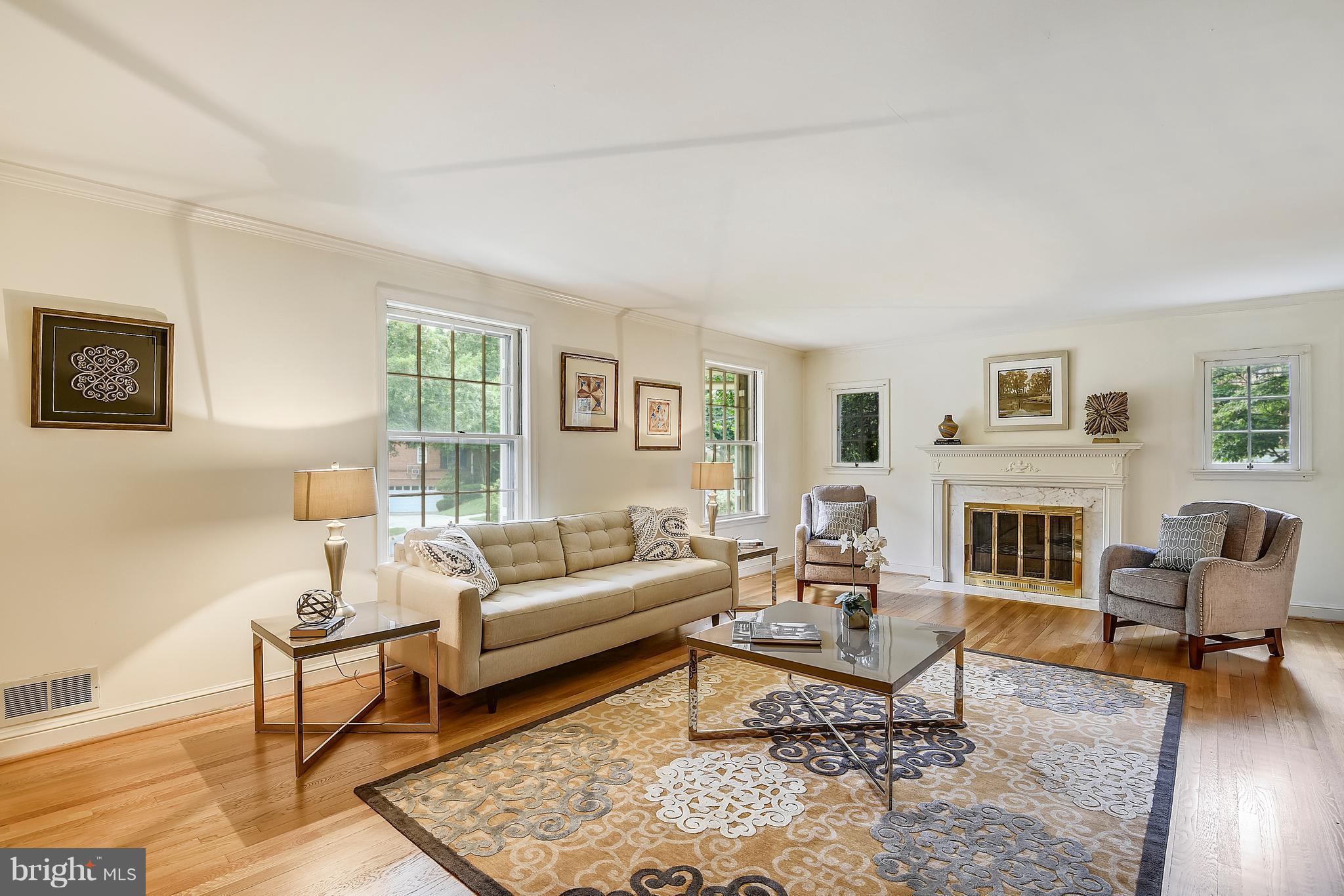 5021 Baltan Road Bethesda, MD 20816 - Photo 3 of 28 Main Level Living Room