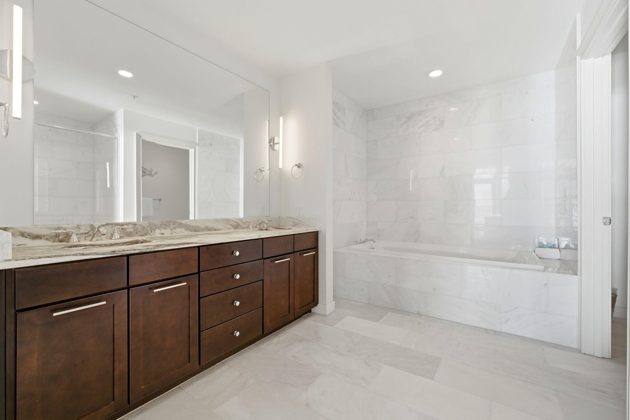 13333 Johnson Beach Road, Unit 402 Perdido Key, FL 32507 - Photo 22 of 125 24-web-or-mls-13333-johnson-beach-rd-402