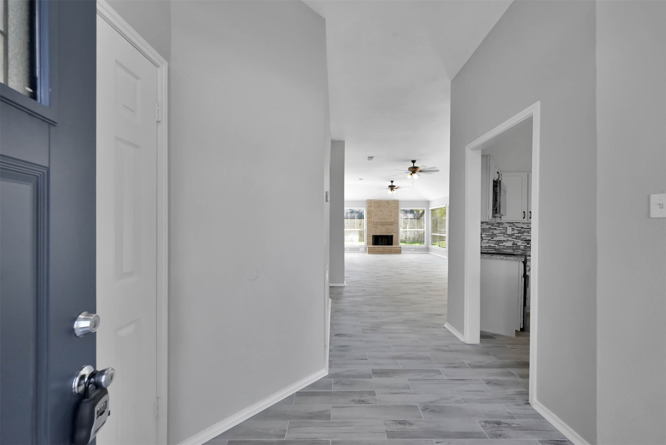 2306 Piddler Drive Spring, TX 77373 - Photo 5 of 38
