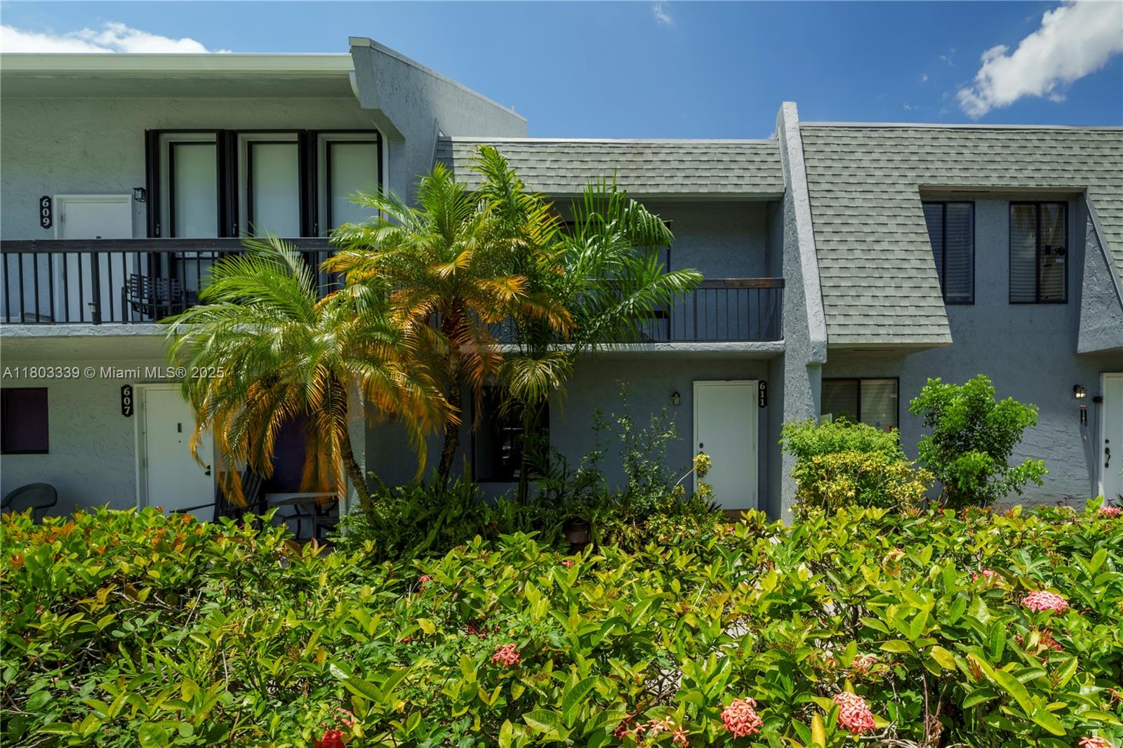 611 North University Drive, Unit 3 Plantation, FL 33324 - Photo 1 of 23 front view of a house