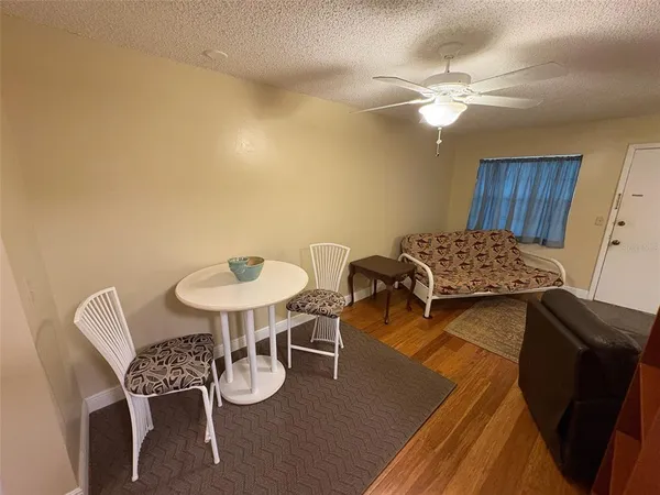 $1,100 | 1250 South Pinellas Avenue, Unit 411, Tarpon Springs, FL 34689