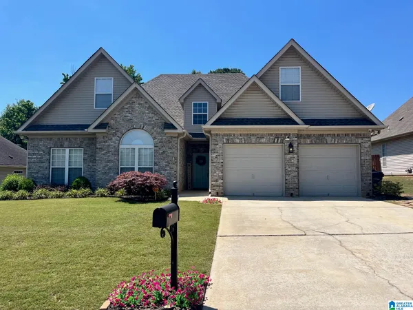 $329,900 | 220 Camden Cove Parkway, Calera, AL 35040