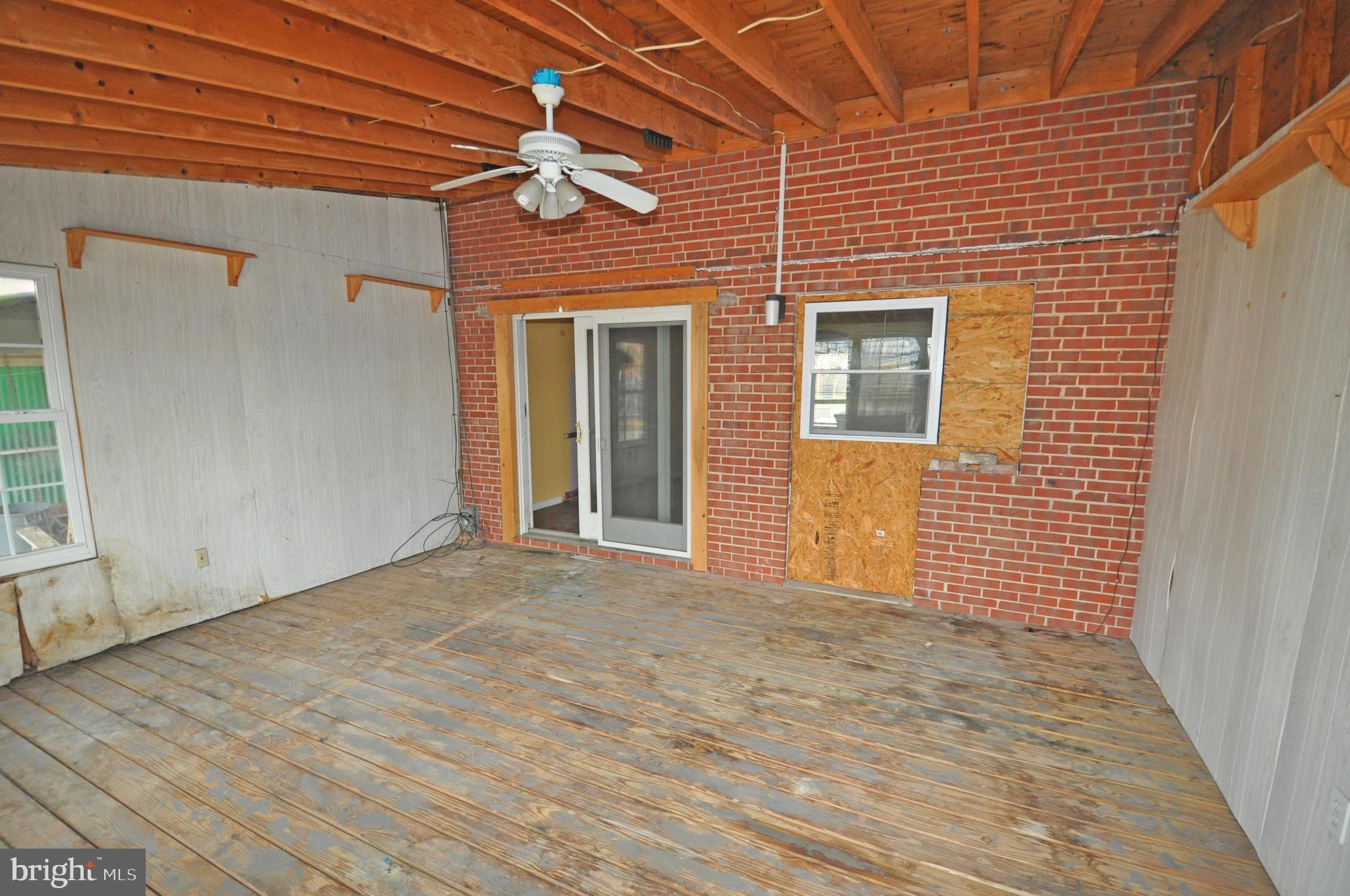 7902 Wallace Road Baltimore, MD 21222 - Photo 9 of 26