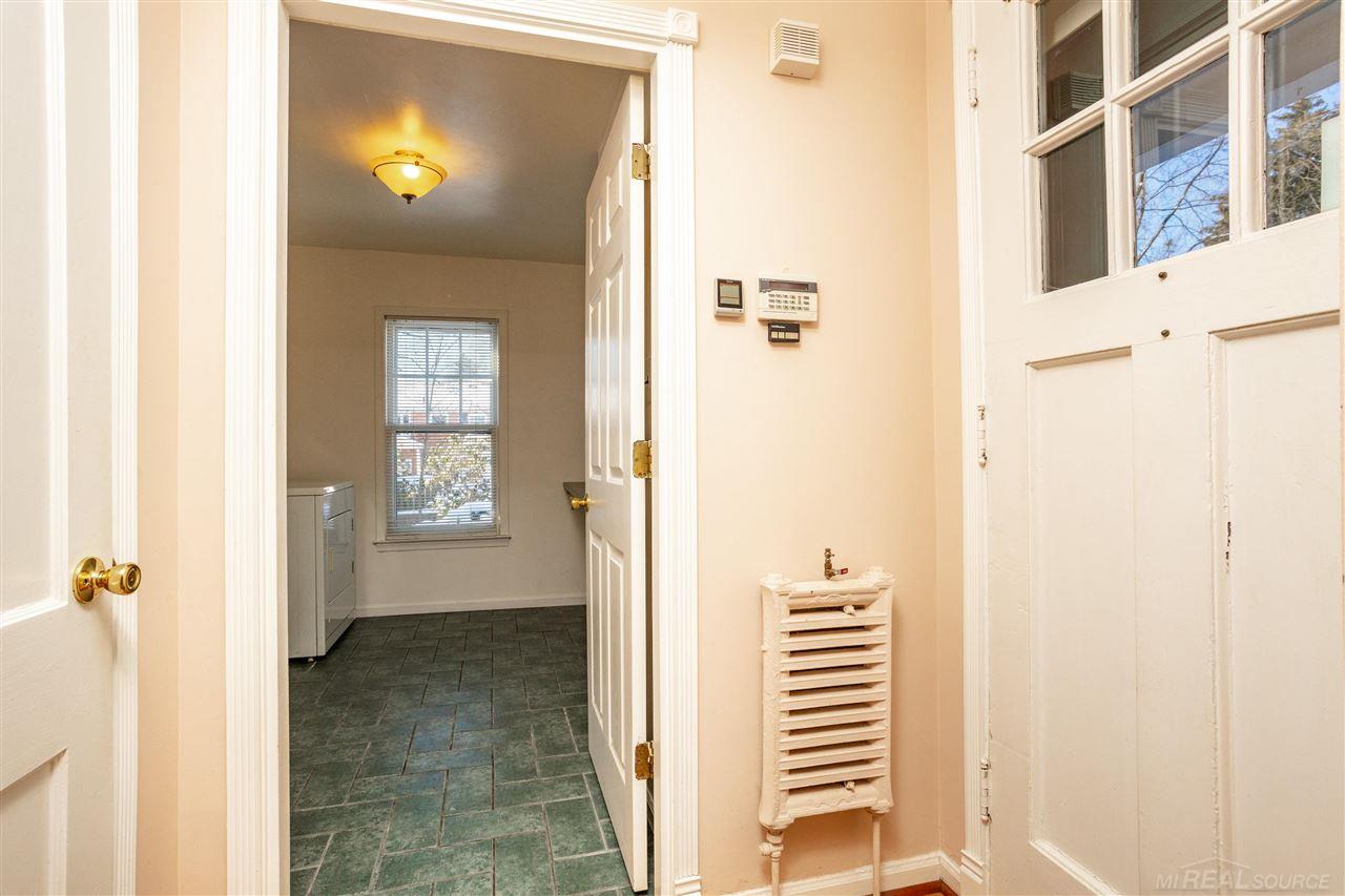167 Moross Road Grosse Pointe, MI 48236 - Photo 20 of 71 50065932-19.JPG