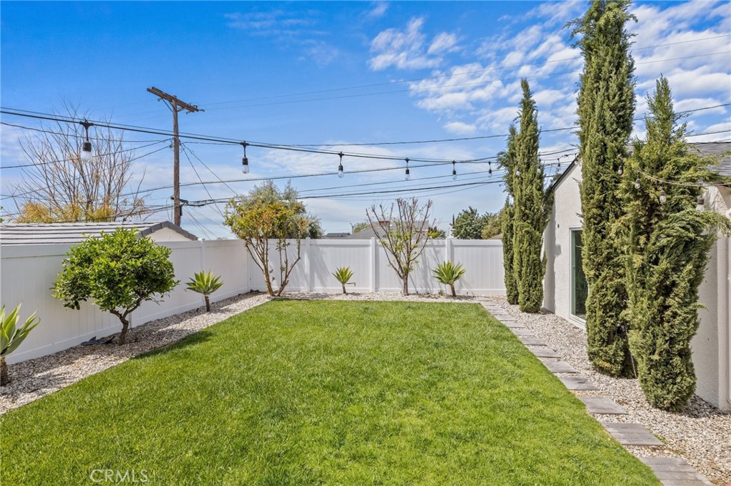 3045 Scott Road Burbank, CA 91504 - Photo 30 of 39