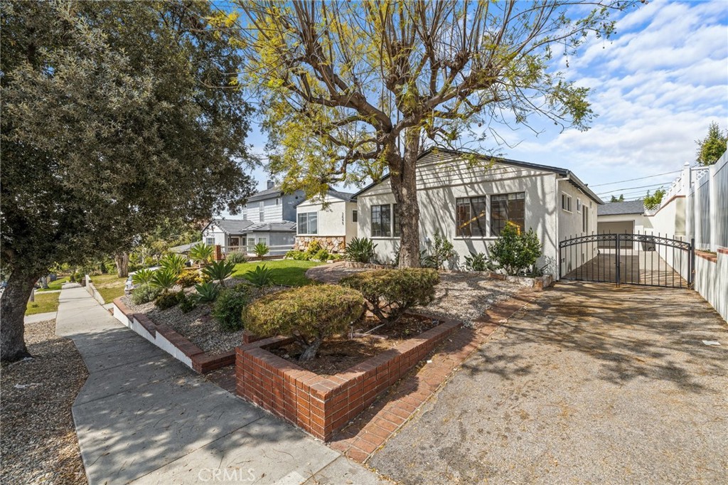 3045 Scott Road Burbank, CA 91504 - Photo 3 of 39