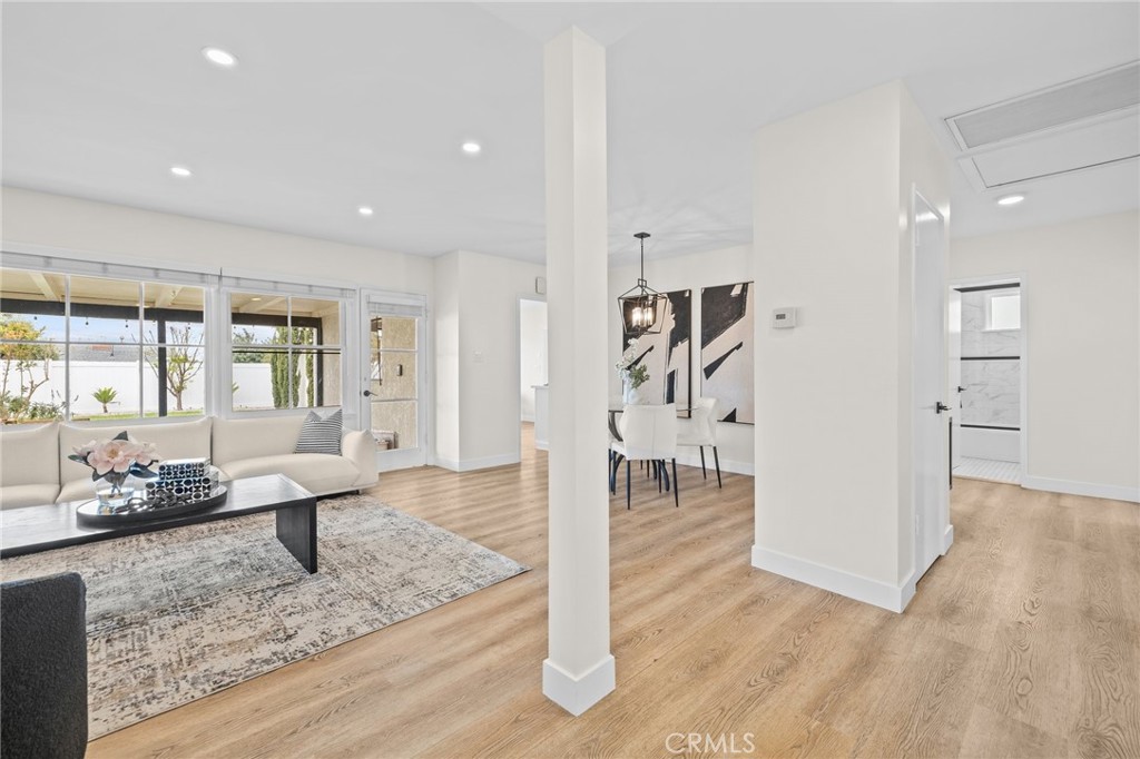 3045 Scott Road Burbank, CA 91504 - Photo 5 of 39 a view of a living room