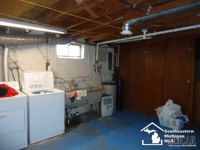 2375 West Temperance Road Temperance, MI 48182 - Photo 16 of 19 Laundry Area