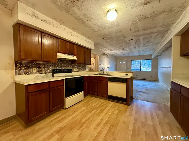 $164,900 | 330 Savin Avenue, Unit 22, West Haven, CT 06516