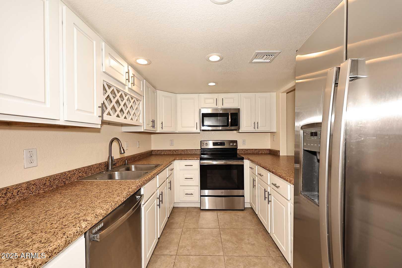 1645 West Baseline Road, Unit 2102 Mesa, AZ 85202 - Photo 14 of 34 Kitchen