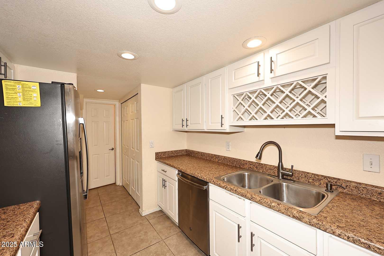 1645 West Baseline Road, Unit 2102 Mesa, AZ 85202 - Photo 15 of 34 Kitchen2