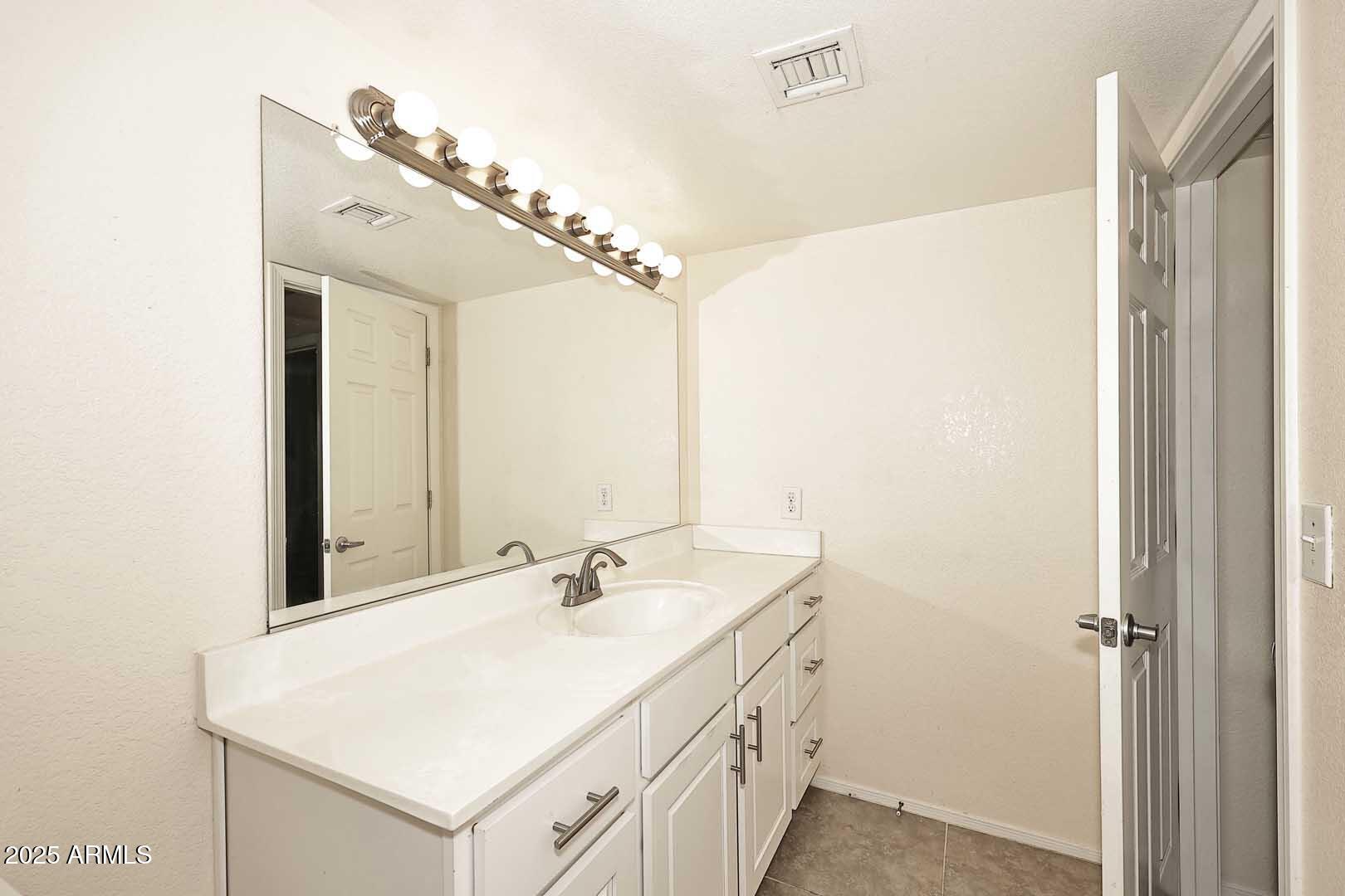 1645 West Baseline Road, Unit 2102 Mesa, AZ 85202 - Photo 25 of 34 Guest Bath