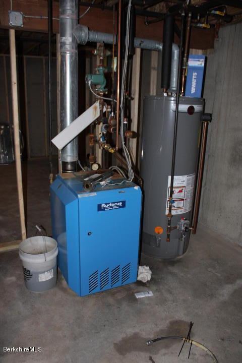 399 River Road Windsor, MA 01270 - Photo 17 of 19 a room with gym equipment