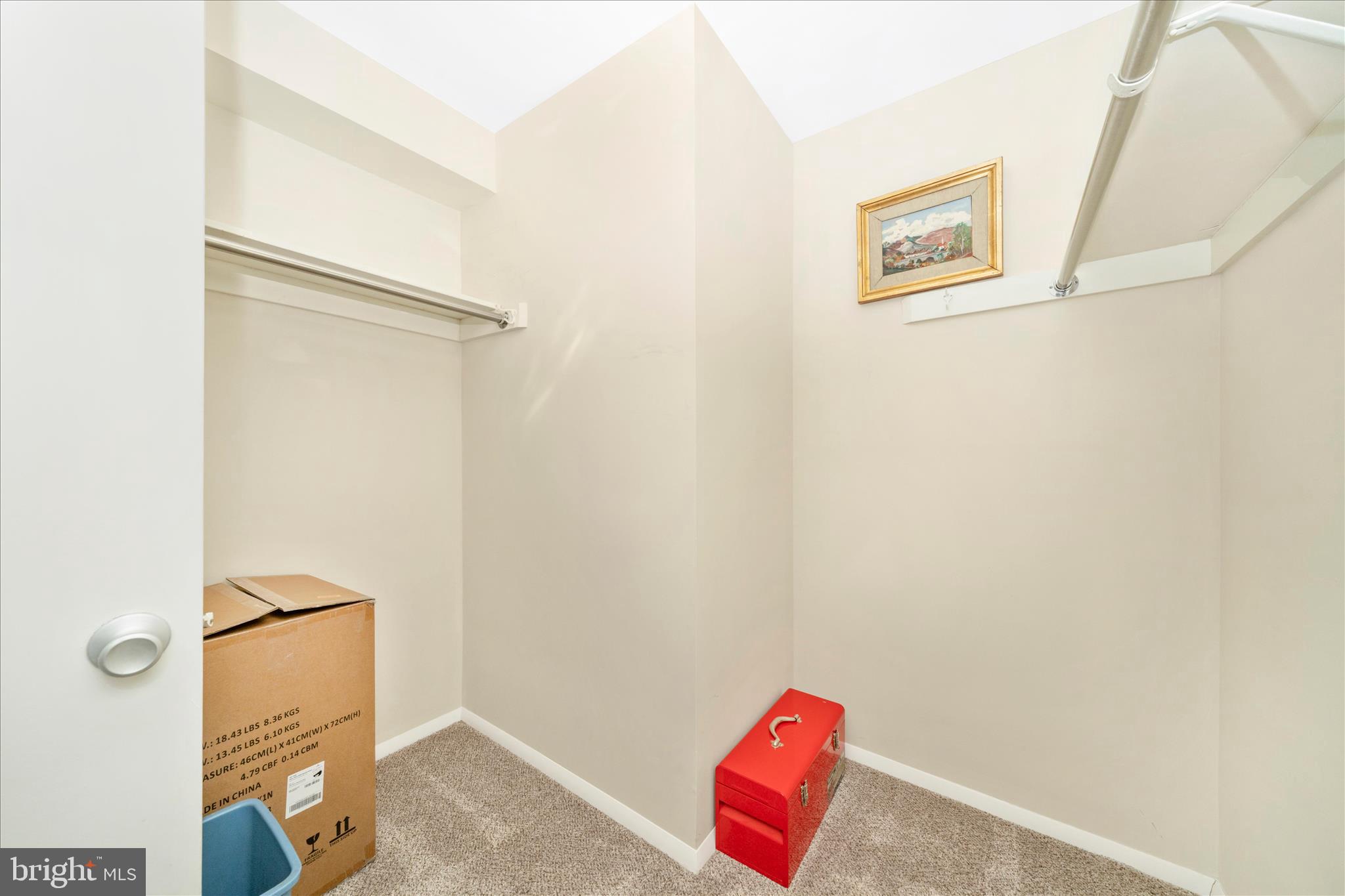 18810 Walkers Choice Road, Unit 1 Gaithersburg, MD 20886 - Photo 18 of 36 Walkin closet