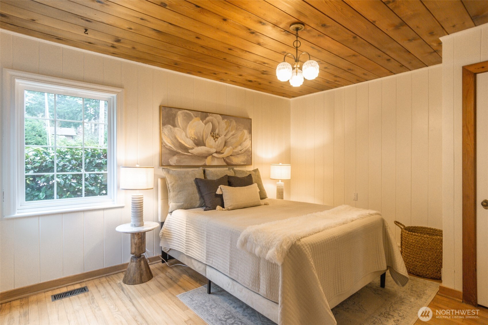 10826 Meadow Road Southwest Lakewood, WA 98499 - Photo 25 of 40 a bedroom with a bed and a window