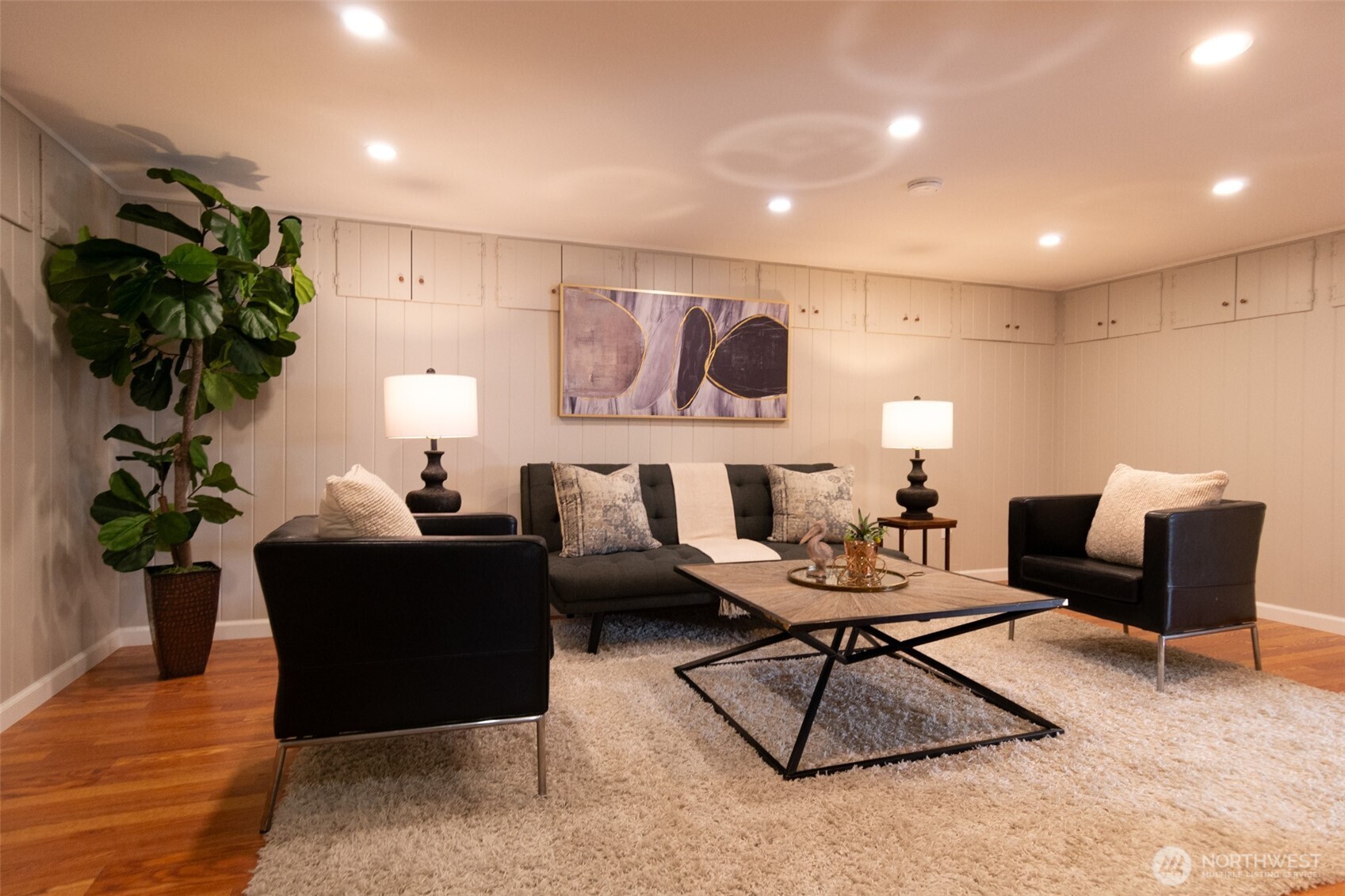 10826 Meadow Road Southwest Lakewood, WA 98499 - Photo 28 of 40 a living room with furniture