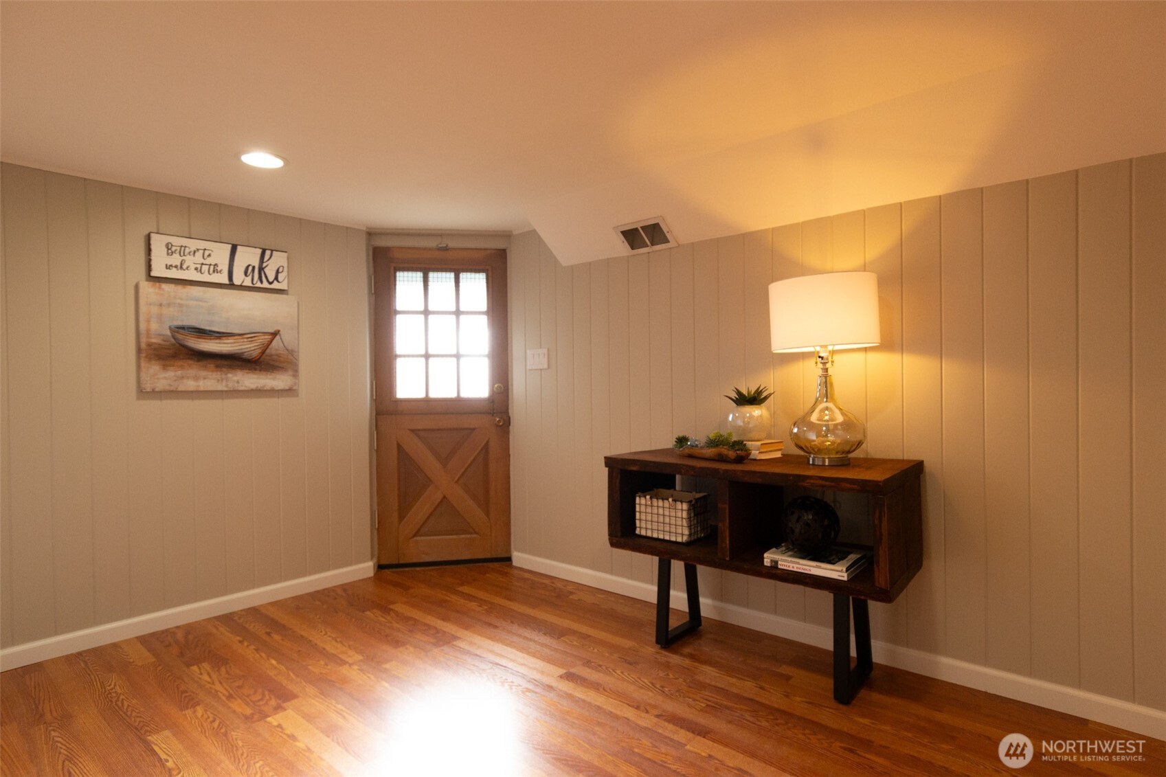 10826 Meadow Road Southwest Lakewood, WA 98499 - Photo 30 of 40 a workspace room with furniture and wooden floor