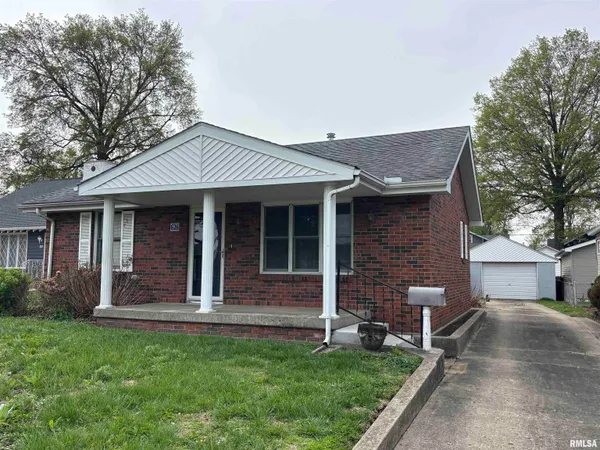 $159,900 | 626 West Poplar Street, Taylorville, IL 62568