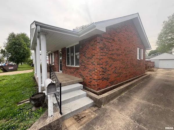 $159,900 | 626 West Poplar Street, Taylorville, IL 62568