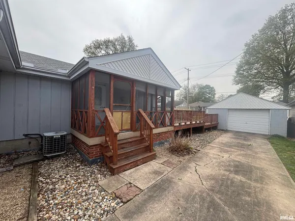 $159,900 | 626 West Poplar Street, Taylorville, IL 62568