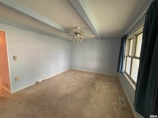 $159,900 | 626 West Poplar Street, Taylorville, IL 62568