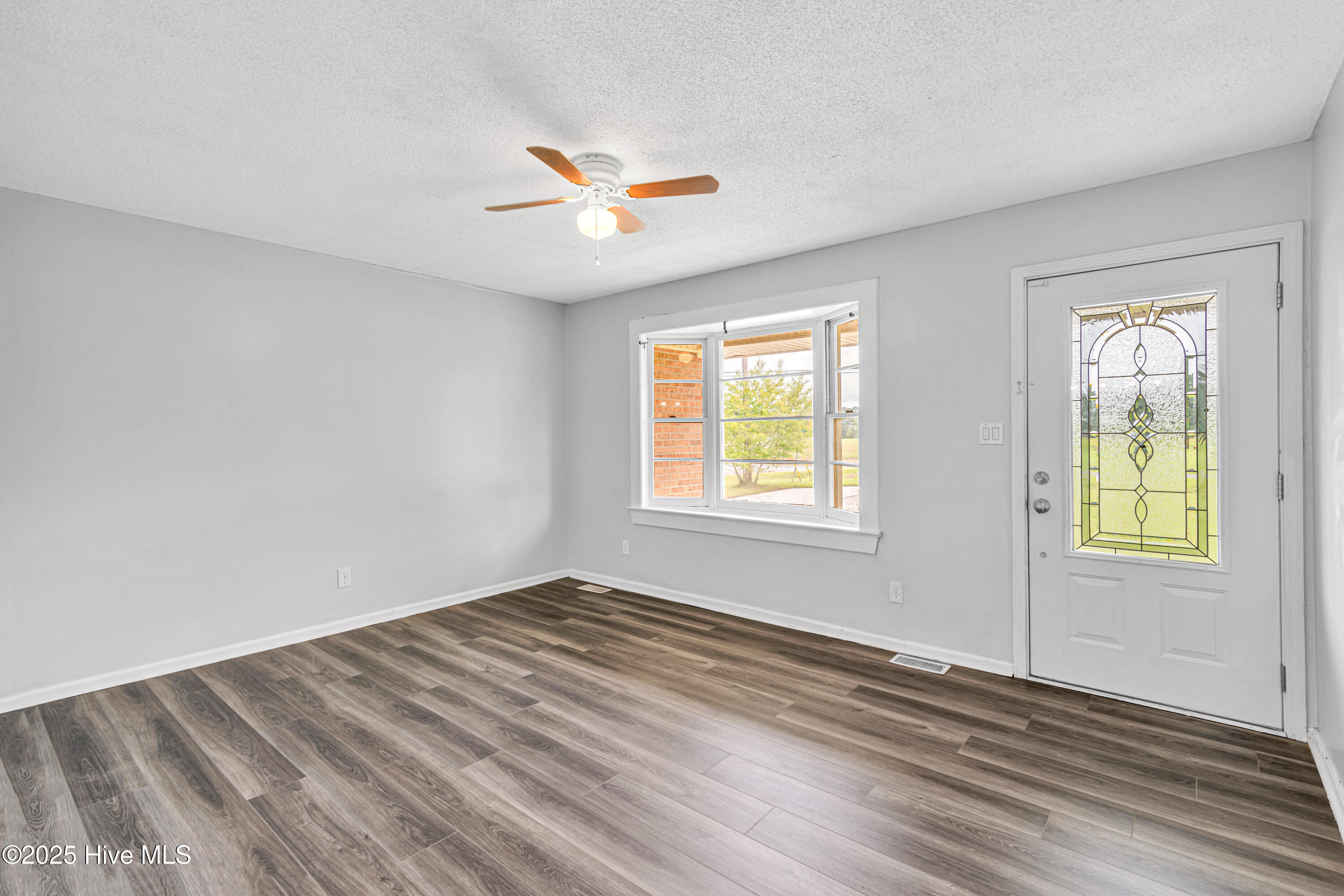 155 Weatherington Road Jacksonville, NC 28546 - Photo 6 of 29 DSC_9333