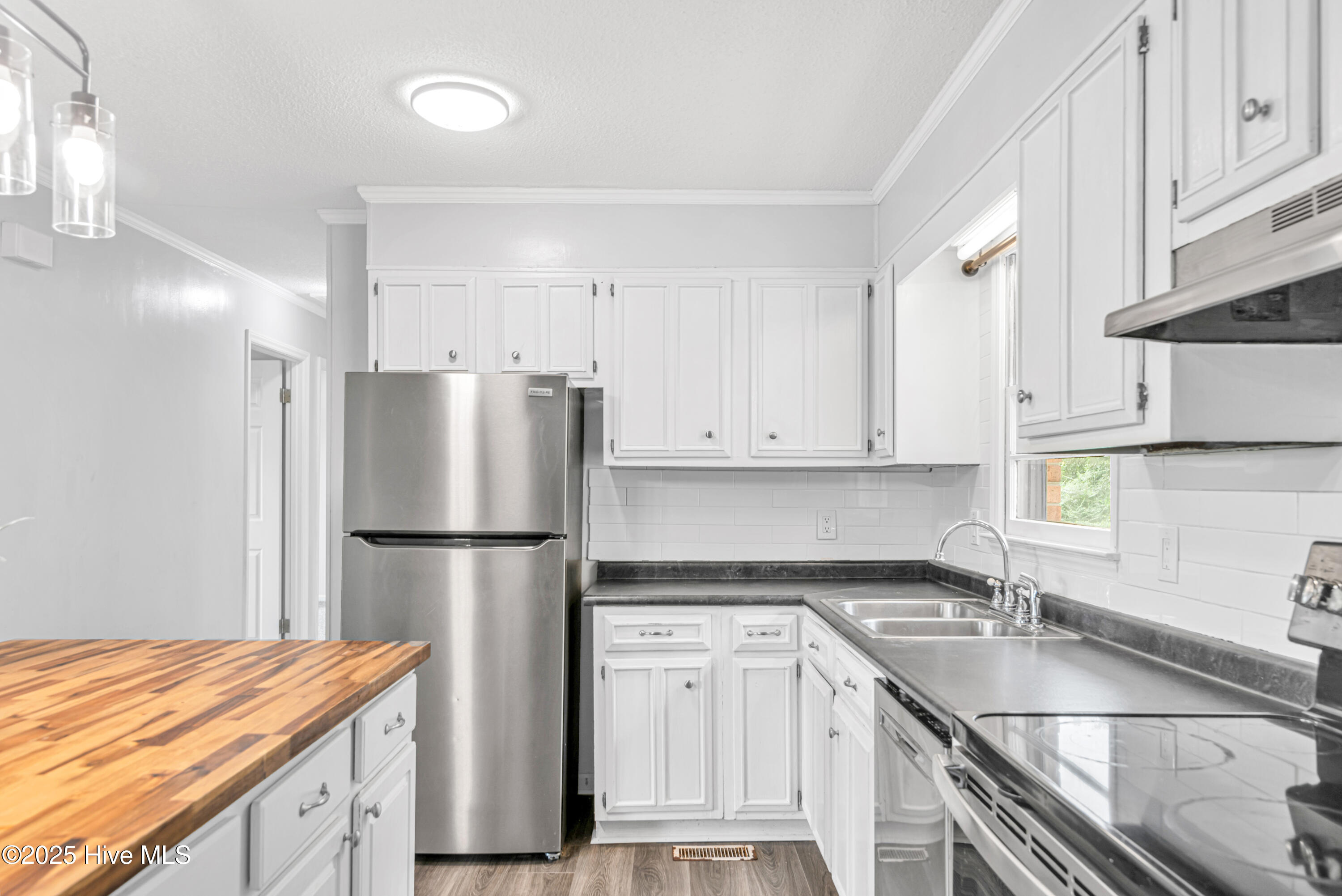155 Weatherington Road Jacksonville, NC 28546 - Photo 10 of 29 DSC_9360
