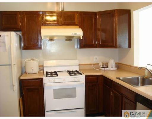 143 Woodbury Road Edison, NJ 08820 - Photo 6 of 10 Gallery Image 6