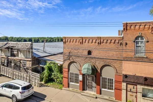 $179,900 | 121 South Main Street, Fountain City, WI 54629