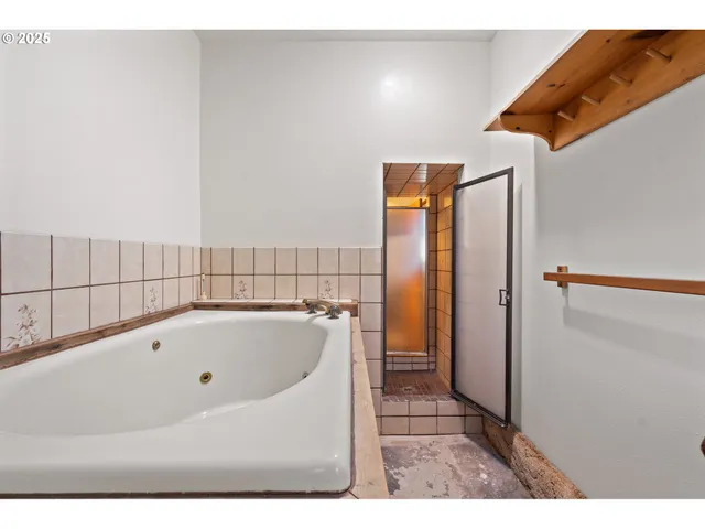 $499,900 | 12342 Northeast Knott Street, Portland, OR 97230