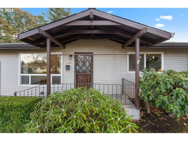 $499,900 | 12342 Northeast Knott Street, Portland, OR 97230