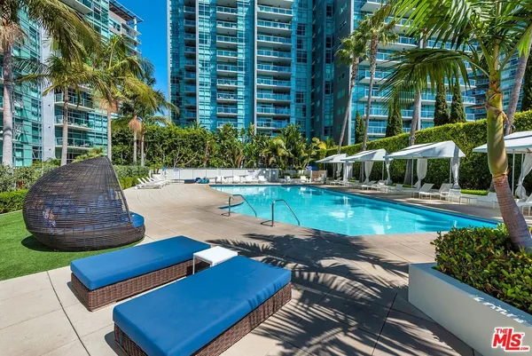 $6,495 | 13700 Marina Pointe Drive, Unit 617, Marina del Rey, CA 90292
