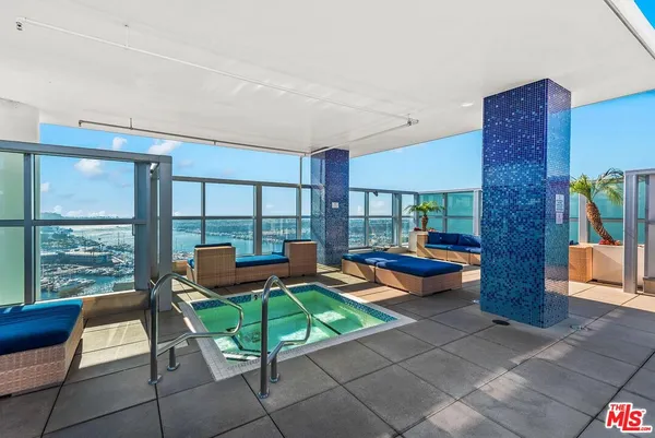 $6,495 | 13700 Marina Pointe Drive, Unit 617, Marina del Rey, CA 90292