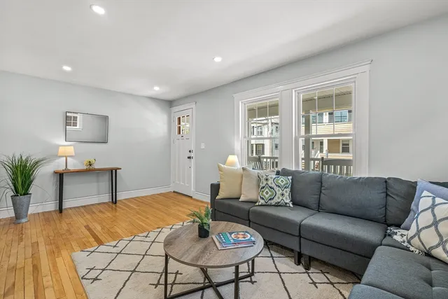 $725,000 | 44-46 Woods Avenue, Unit 44, Somerville, MA 02144