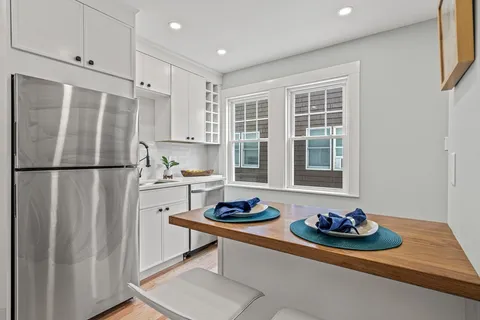 $725,000 | 44-46 Woods Avenue, Unit 44, Somerville, MA 02144