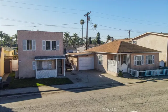 $875,000 | 242 East Del Amo Boulevard, Long Beach, CA 90805