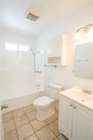 $875,000 | 242 East Del Amo Boulevard, Long Beach, CA 90805